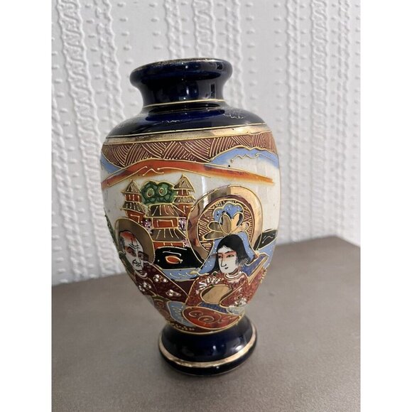Vintage Moriage Satsuma Ware Japan Gold Gilt Hand Painted Porcelain Pottery Vase - Picture 1 of 15